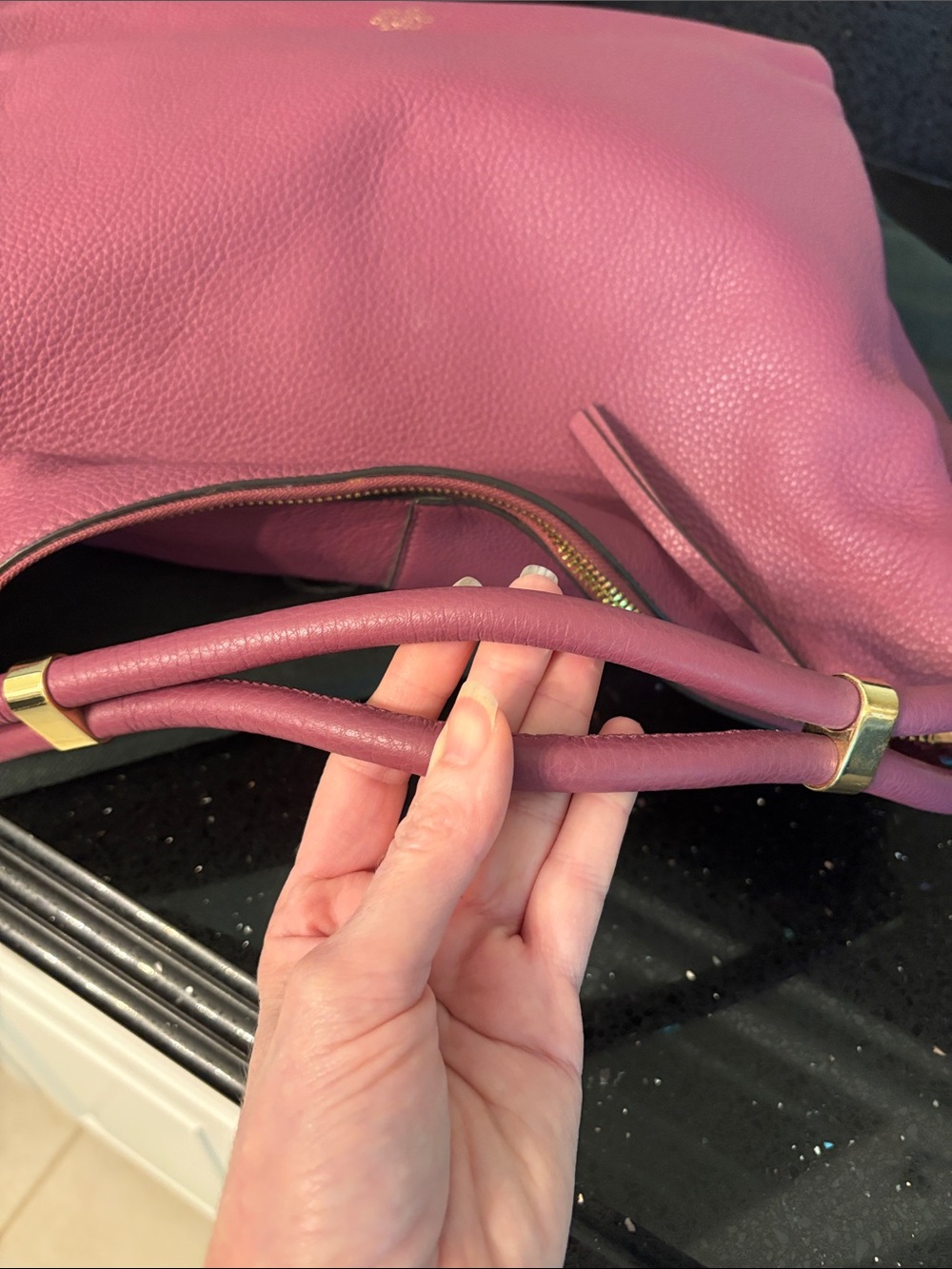 Vince Camuto Fig Jam Pink Pebbled Leather Goldtone Zip Hobo Shoulder Purse Bag - Picture 5 of 16
